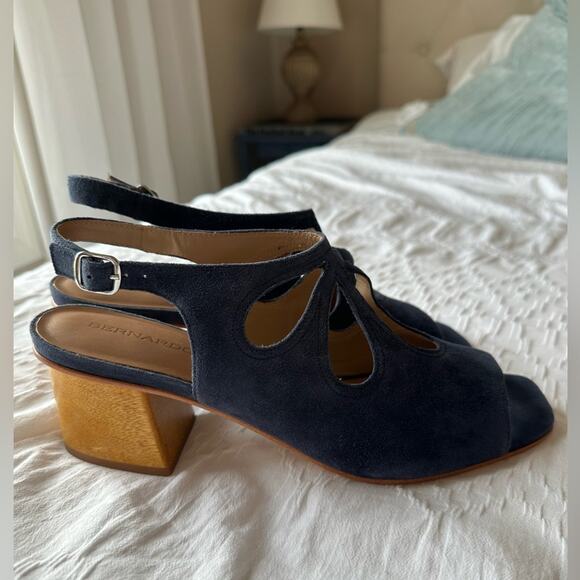 BERNARDO Suede Lainey Heeled Sandals Size 11 NWT - Picture 13 of 16